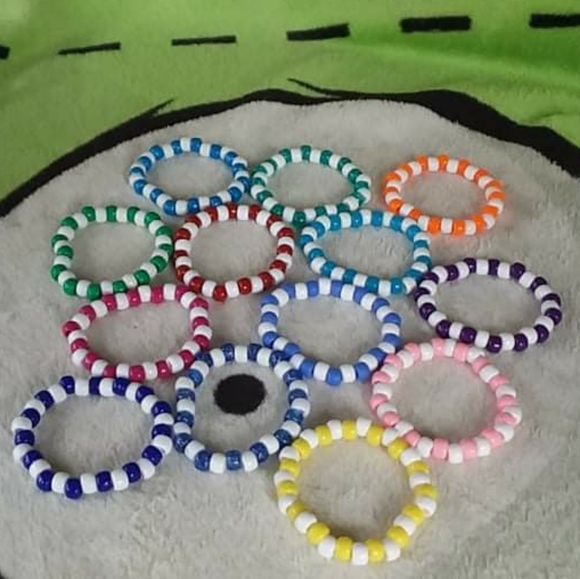 kandi bracelets set of 13 - Picture 11 of 14